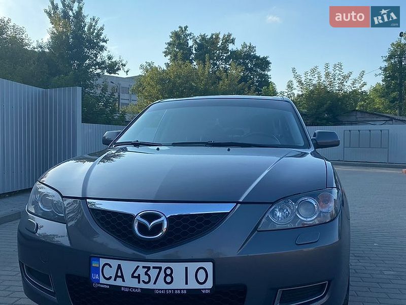 Седан Mazda 3 2007 в Смілі