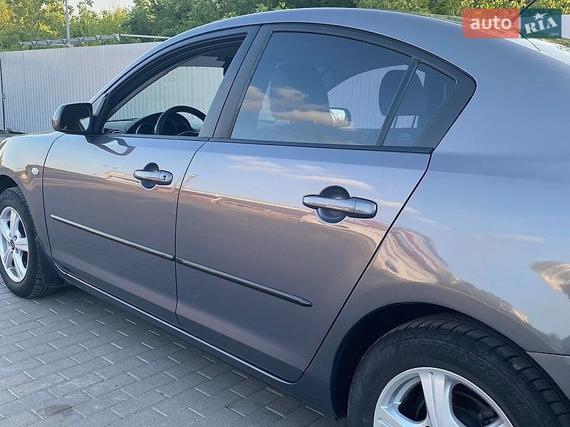 Седан Mazda 3 2007 в Смілі