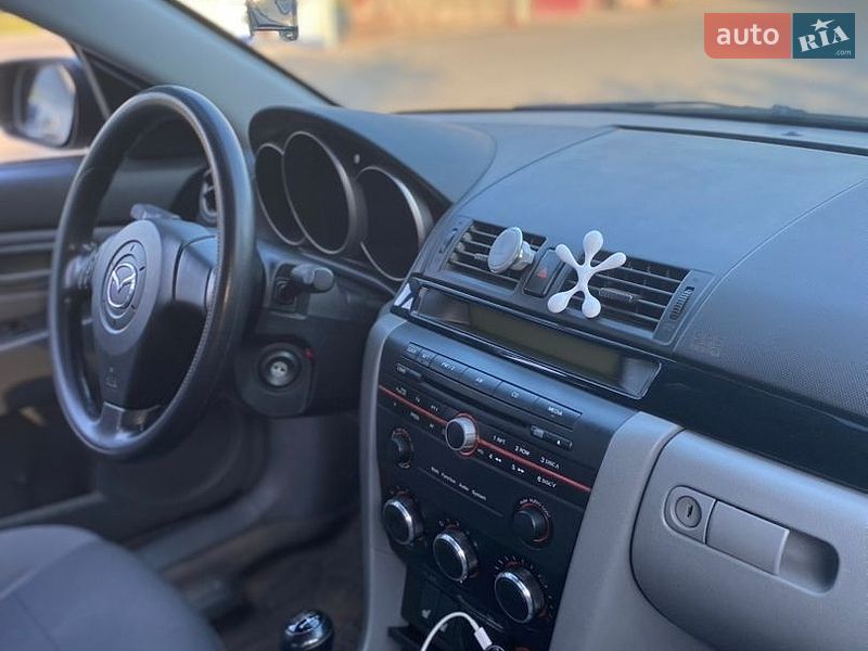 Седан Mazda 3 2007 в Смілі