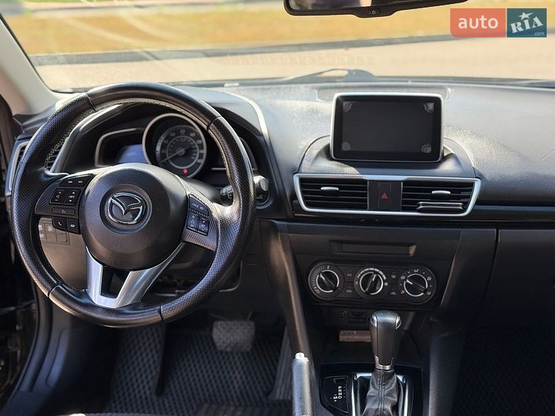Седан Mazda 3 2016 в Києві