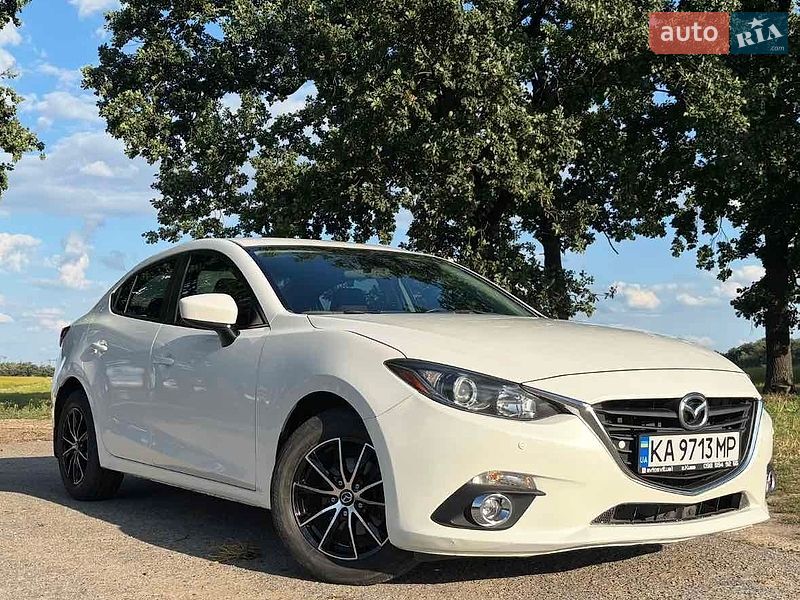 Седан Mazda 3 2015 в Василькові