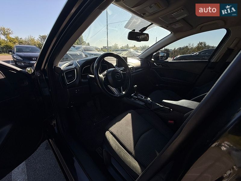 Седан Mazda 3 2016 в Києві
