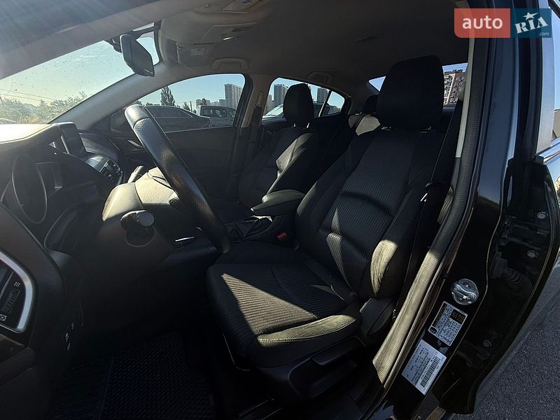 Седан Mazda 3 2016 в Києві