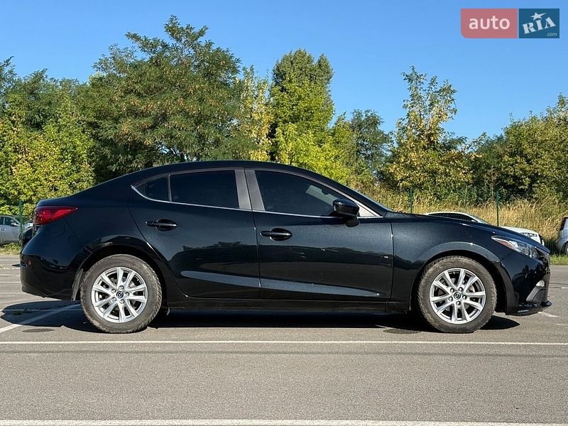 Седан Mazda 3 2016 в Києві