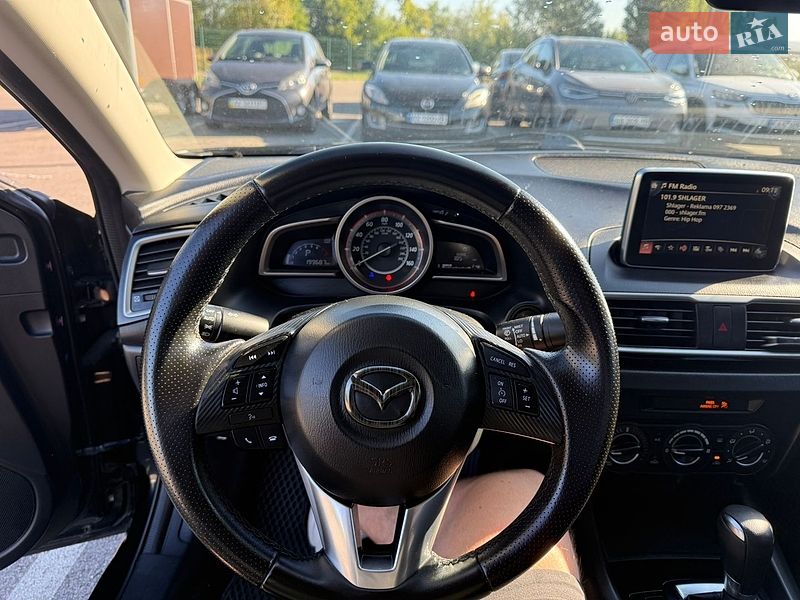 Седан Mazda 3 2016 в Києві
