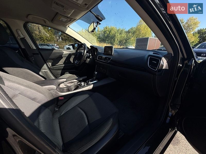 Седан Mazda 3 2016 в Києві
