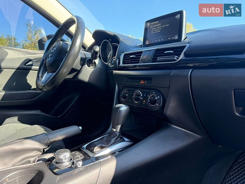 Седан Mazda 3 2016 в Києві