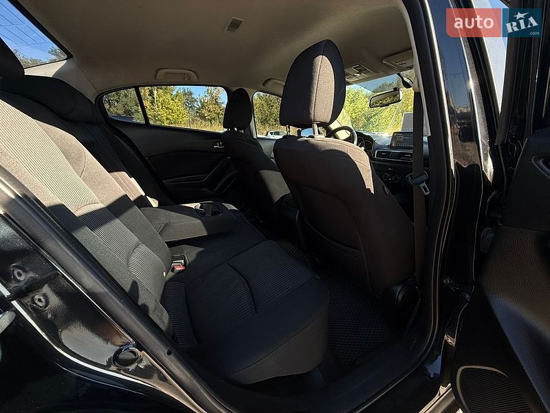 Седан Mazda 3 2016 в Києві