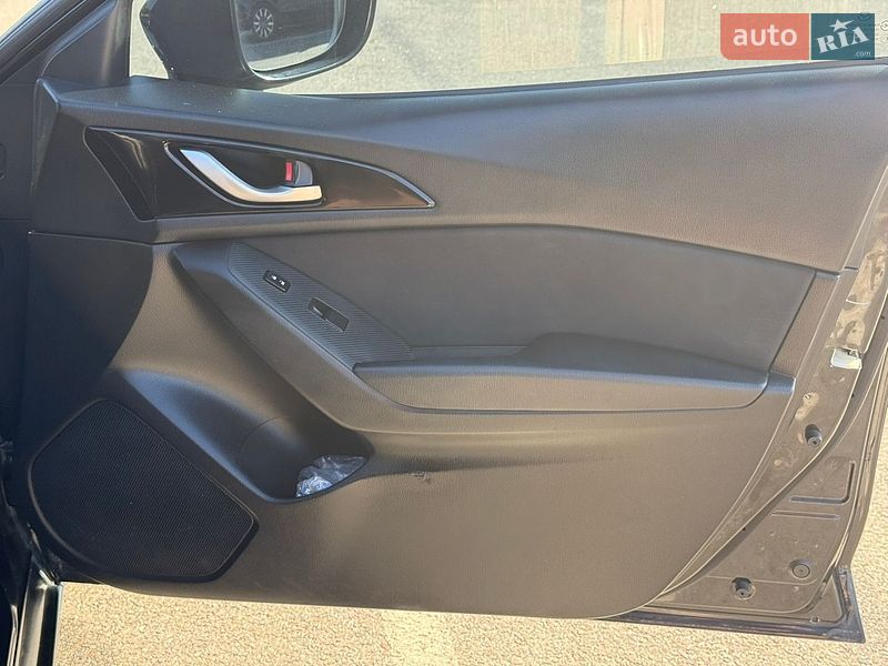 Седан Mazda 3 2016 в Києві