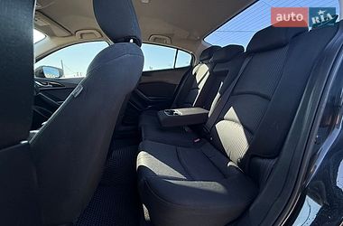 Седан Mazda 3 2016 в Києві