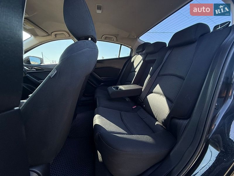 Седан Mazda 3 2016 в Києві