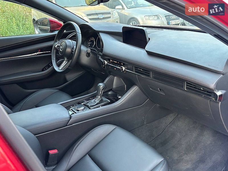 Хетчбек Mazda 3 2024 в Самарі