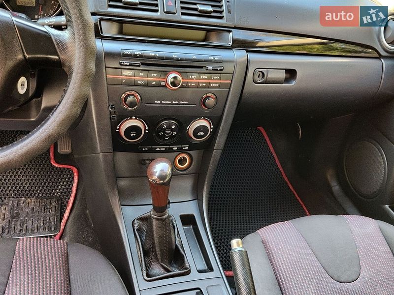 Хэтчбек Mazda 3 2003 в Днепре