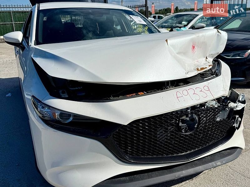 Хэтчбек Mazda 3 2019 в Киеве