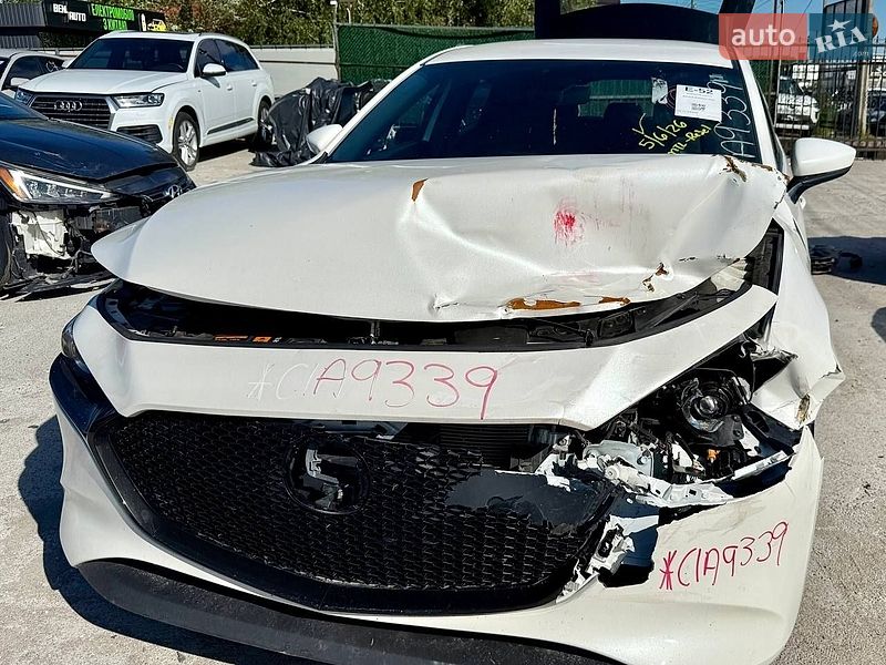 Хэтчбек Mazda 3 2019 в Киеве