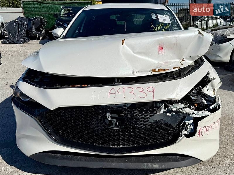 Хэтчбек Mazda 3 2019 в Киеве