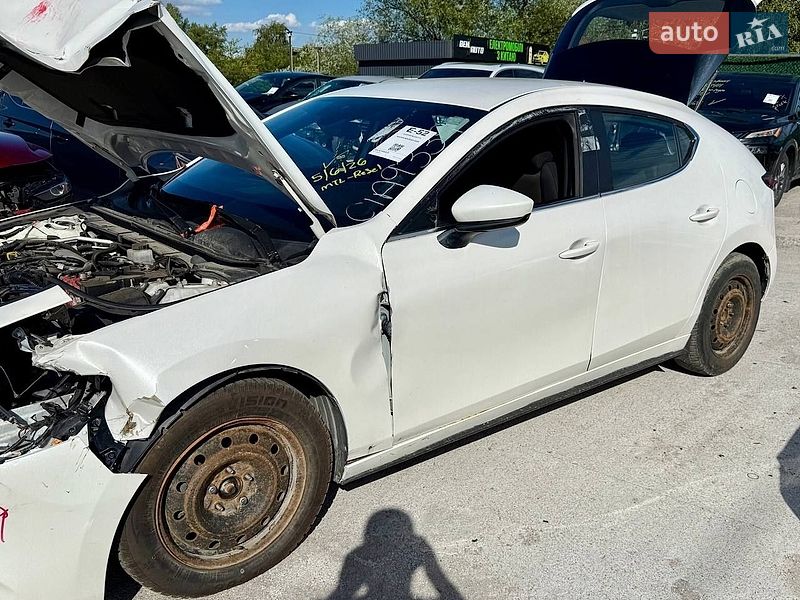 Хэтчбек Mazda 3 2019 в Киеве
