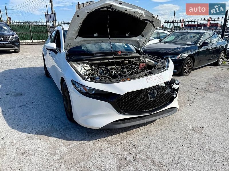 Хэтчбек Mazda 3 2019 в Киеве