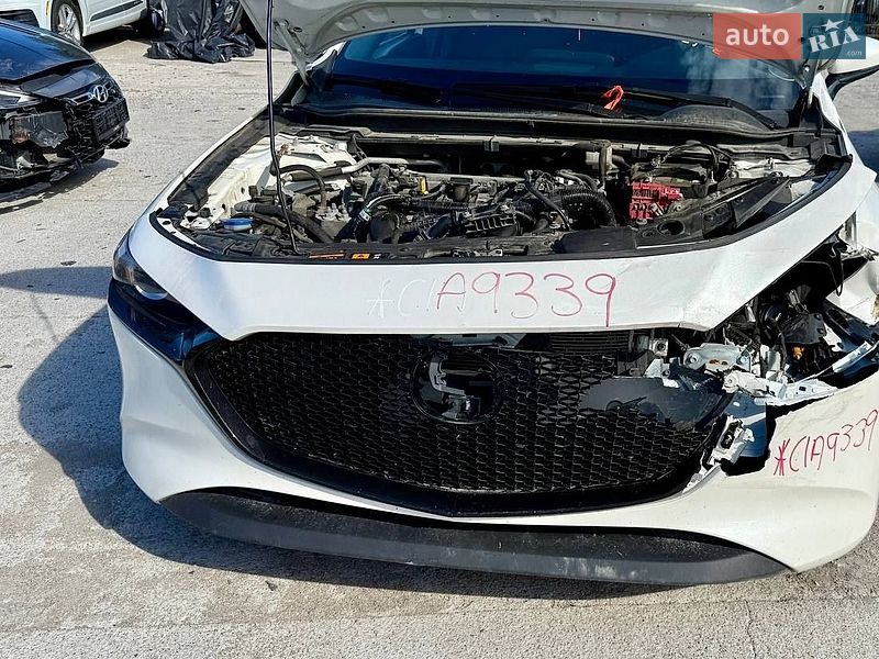 Хэтчбек Mazda 3 2019 в Киеве