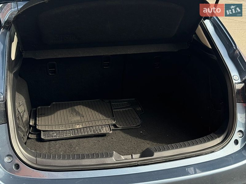 Хетчбек Mazda 3 2016 в Києві фото 14 Хетчбек Mazda 3 2016 в Києві