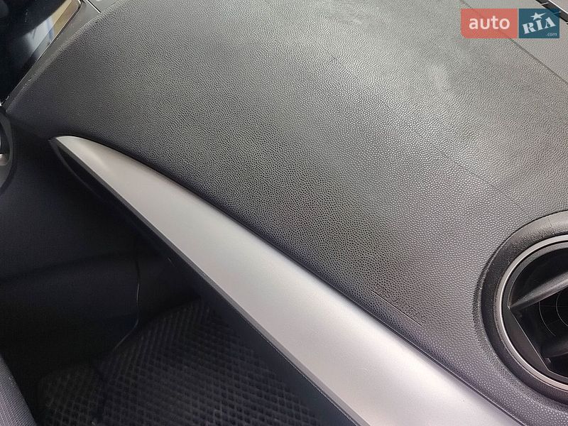 Хетчбек Mazda 3 2009 в Кам'янському