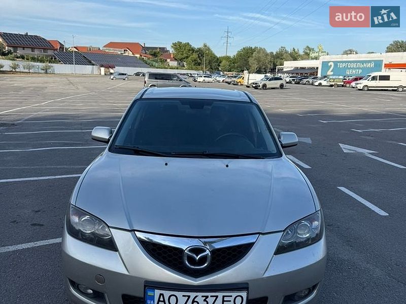 Седан Mazda 3 2006 в Ужгороде