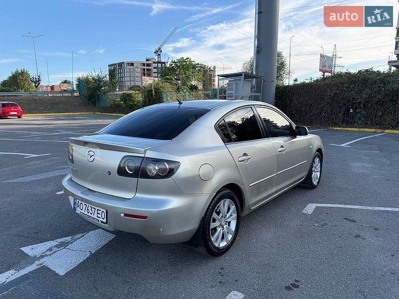 Седан Mazda 3 2006 в Ужгороде