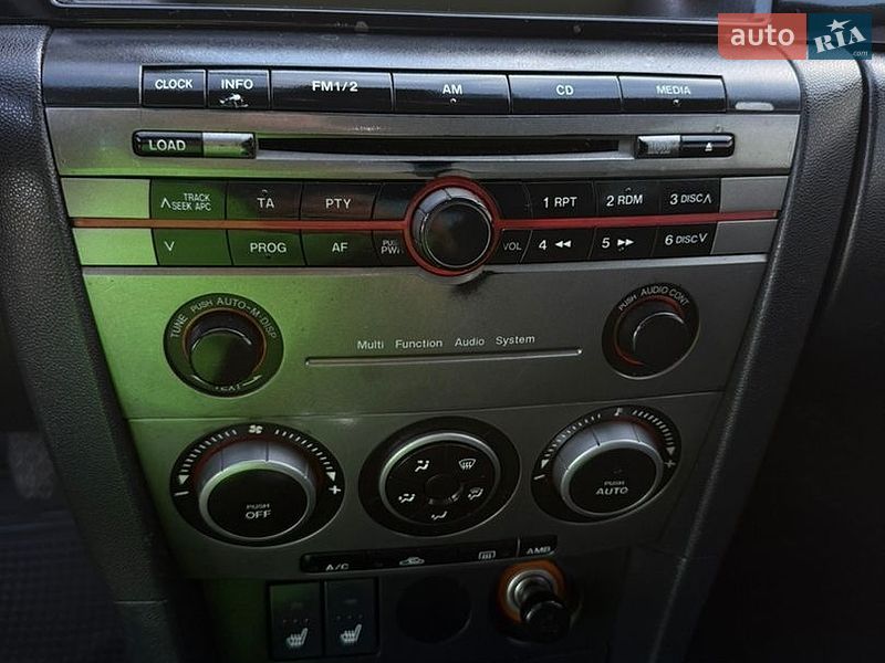 Седан Mazda 3 2006 в Ужгороде