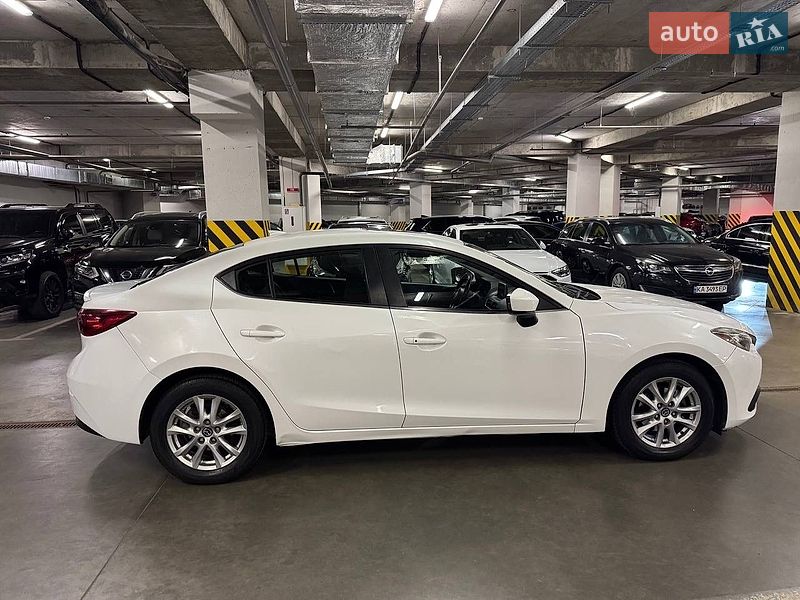 Седан Mazda 3 2013 в Киеве