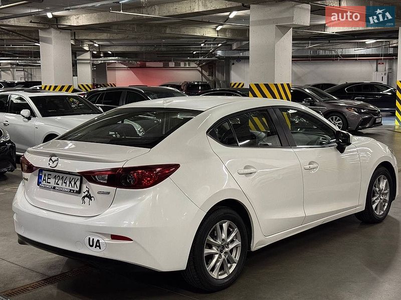 Седан Mazda 3 2013 в Киеве
