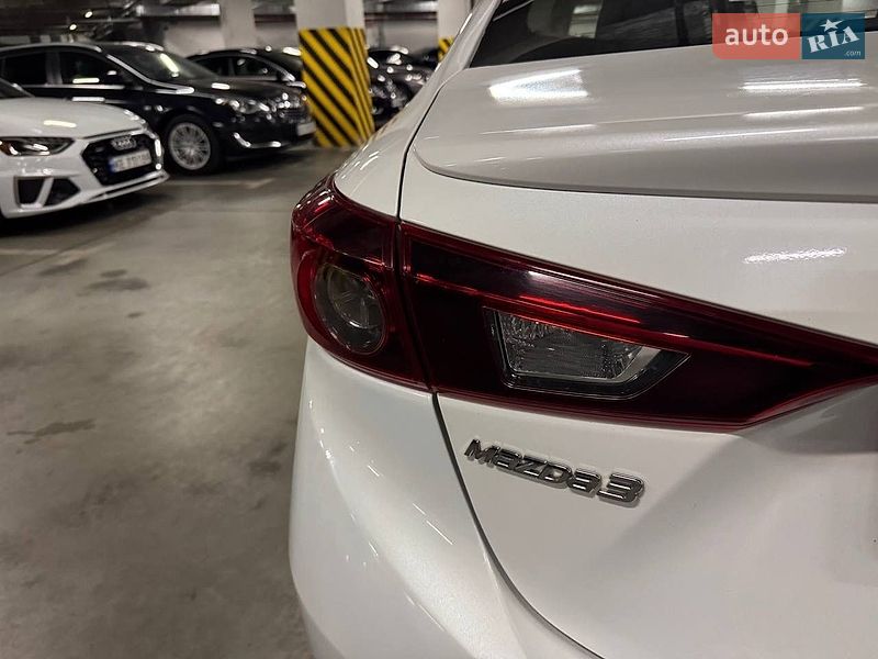 Седан Mazda 3 2013 в Киеве