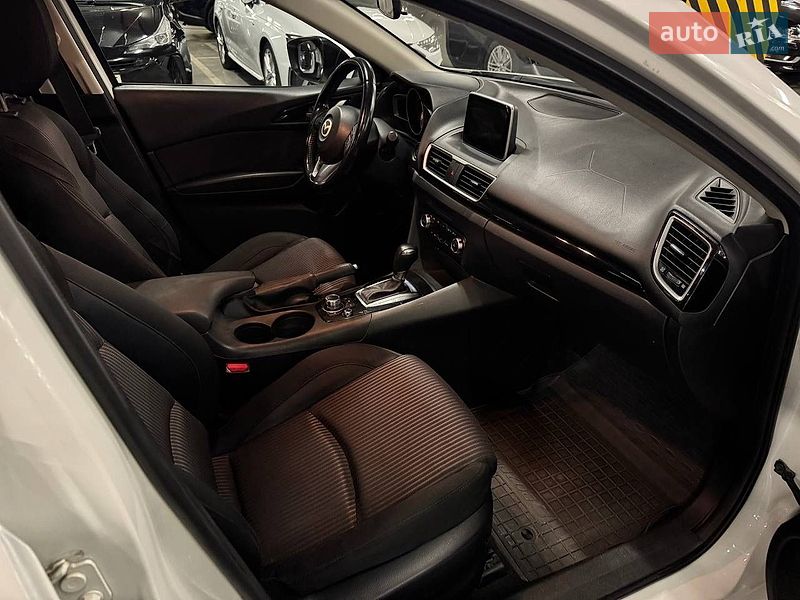 Седан Mazda 3 2013 в Киеве