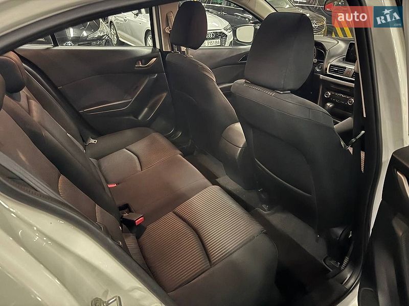 Седан Mazda 3 2013 в Киеве