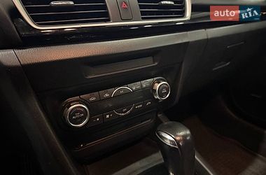 Седан Mazda 3 2013 в Киеве