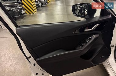 Седан Mazda 3 2013 в Киеве