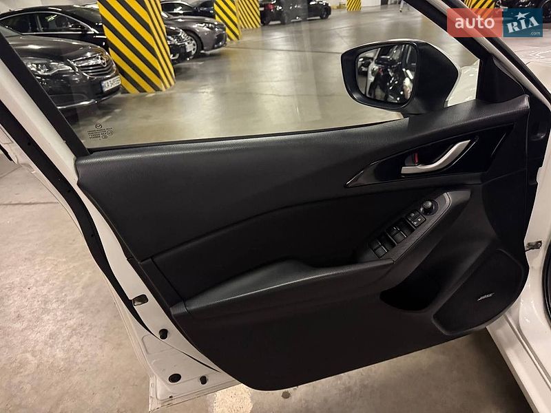 Седан Mazda 3 2013 в Киеве