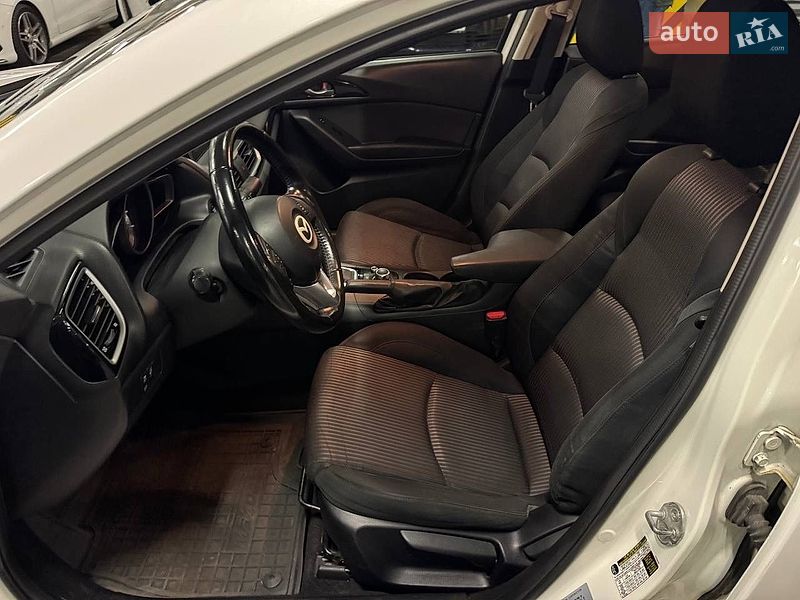 Седан Mazda 3 2013 в Киеве