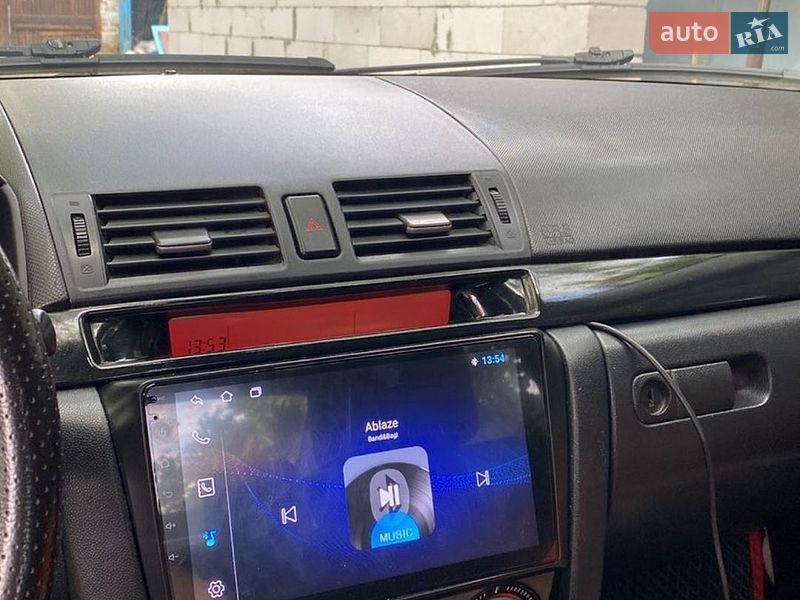 Седан Mazda 3 2004 в Кривому Розі