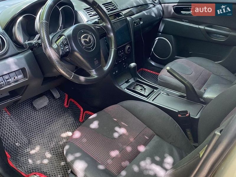 Седан Mazda 3 2004 в Кривому Розі