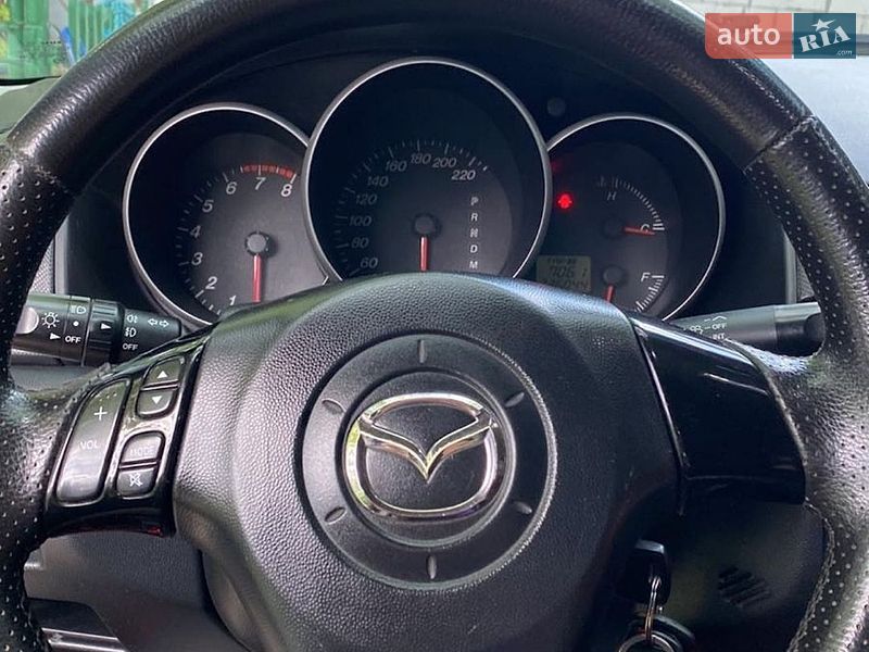 Седан Mazda 3 2004 в Кривому Розі