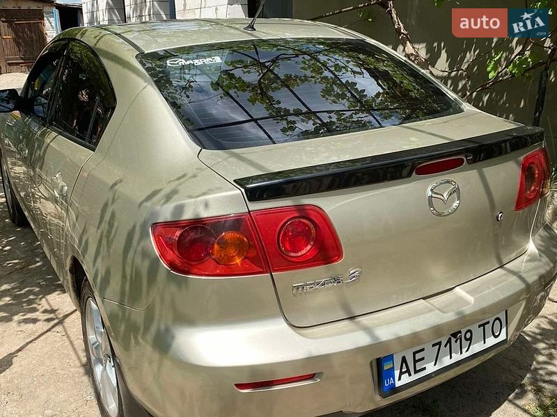 Седан Mazda 3 2004 в Кривому Розі