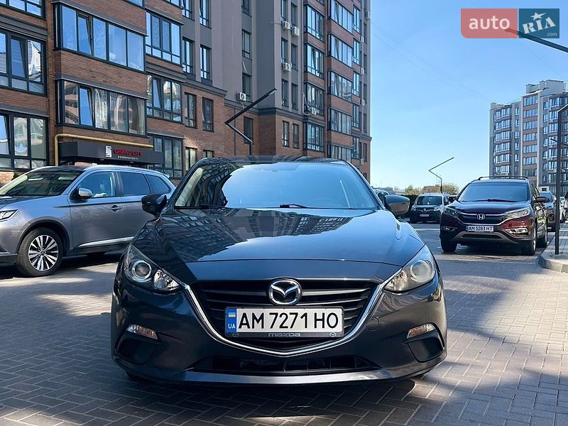 Mazda 3, фото из объявления