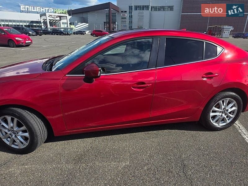 Седан Mazda 3 2014 в Киеве