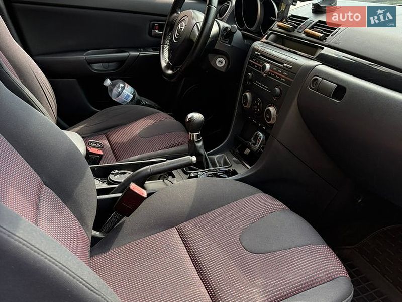 Хэтчбек Mazda 3 2005 в Софиевской Борщаговке