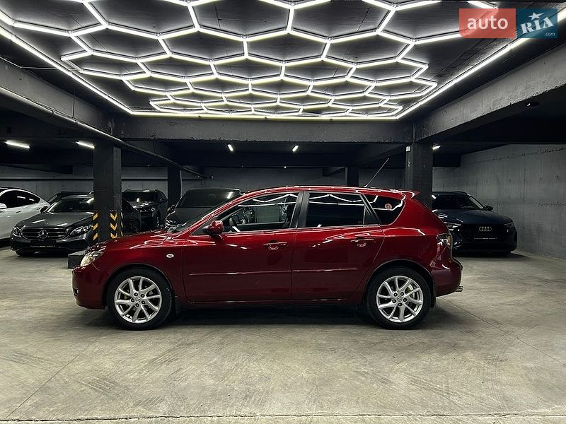 Хетчбек Mazda 3 2008 в Чернівцях