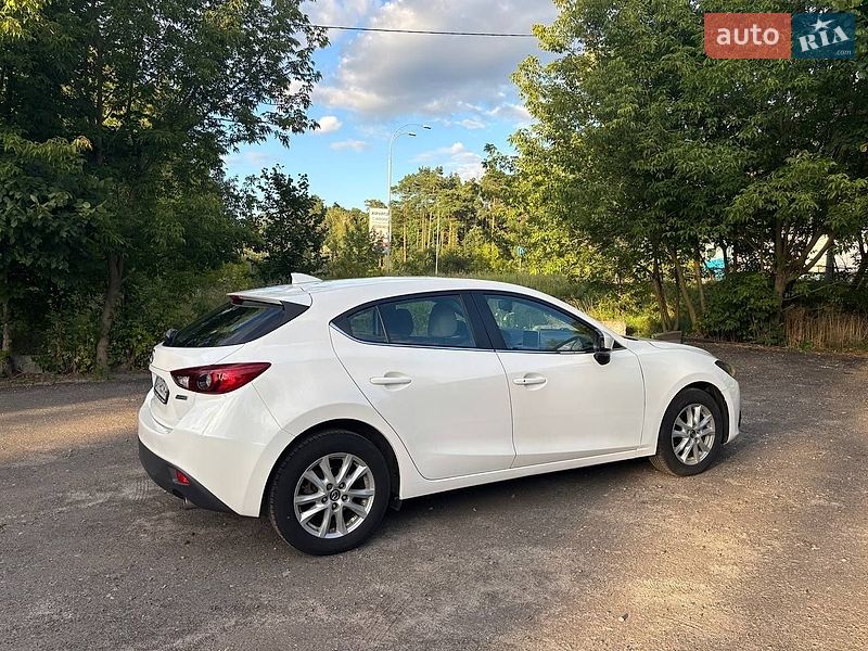 Хэтчбек Mazda 3 2016 в Киеве