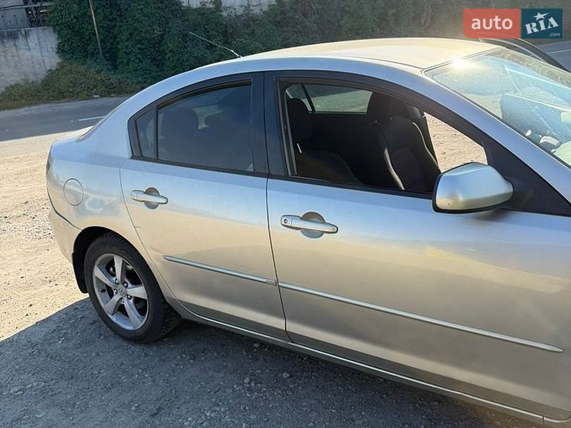 Седан Mazda 3 2006 в Дніпрі