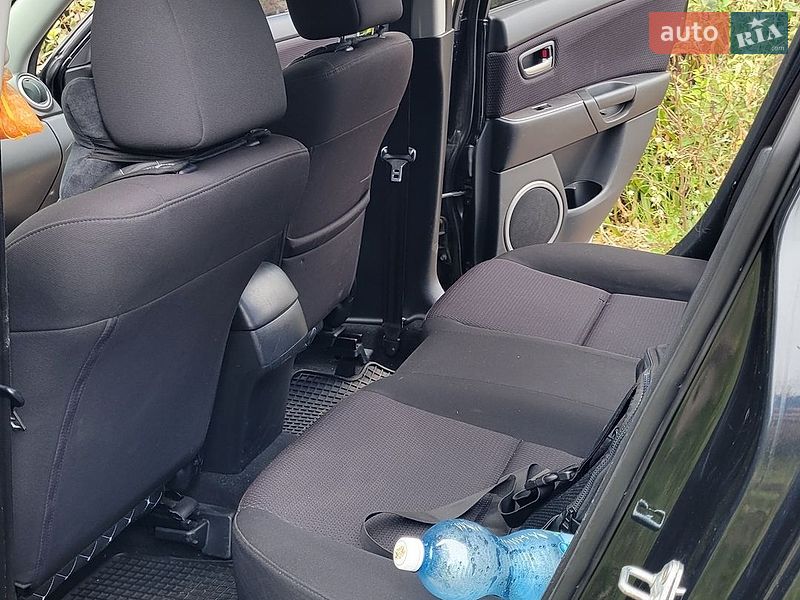 Седан Mazda 3 2004 в Конотопі