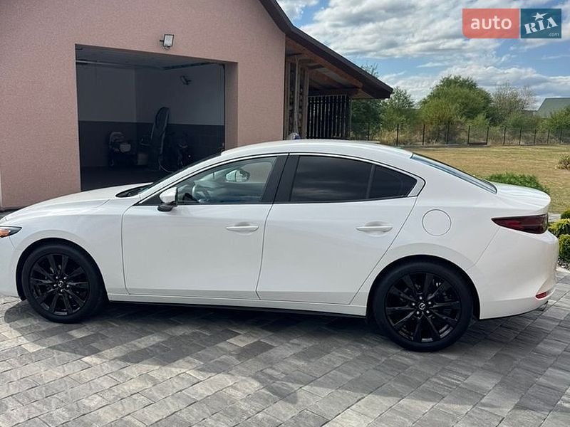 Седан Mazda 3 2021 в Коломые
