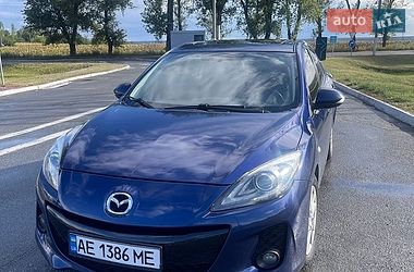 Седан Mazda 3 2013 в Днепре